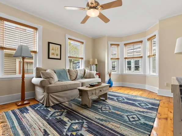 15 1/2 Williams St #2, Salem, MA 01970