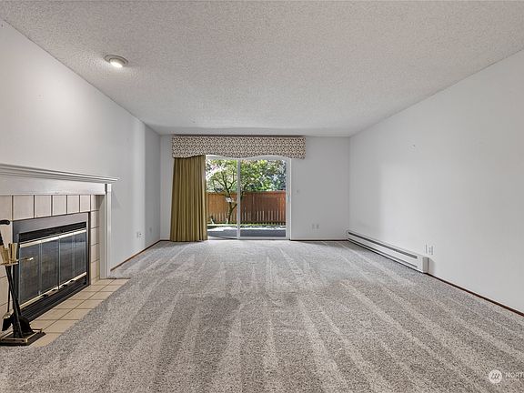 4th image of 1311 N Highlands Parkway #6