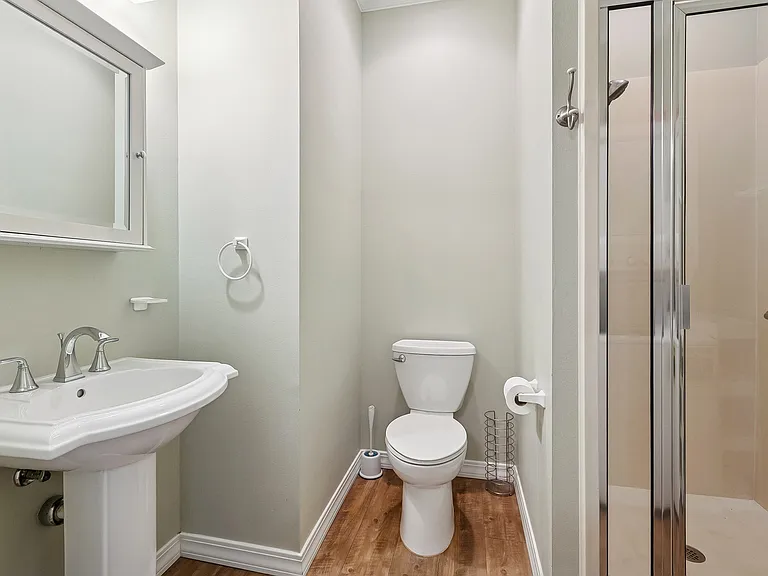 4433 Orleans Blvd — Photo 10