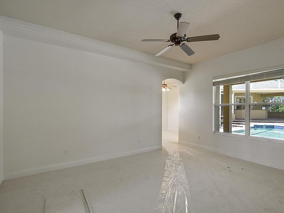 2nd image of 525 Hills Blvd