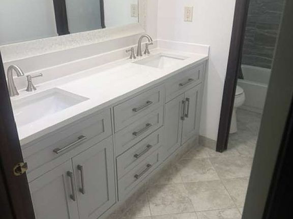 5th image of 721 Rockridge Cir