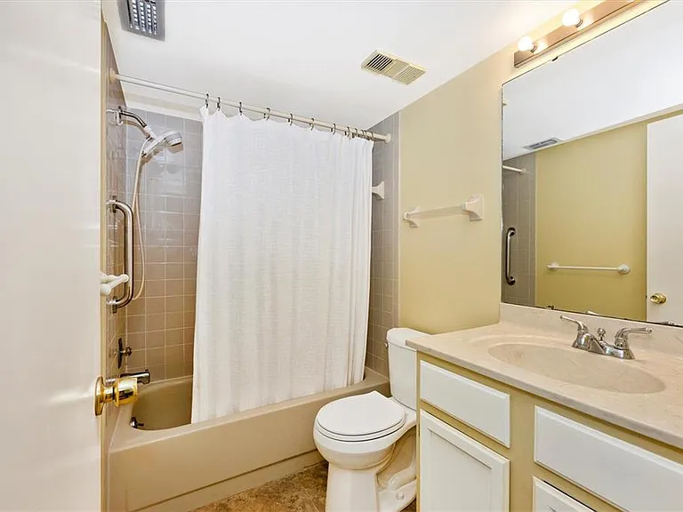 5219 Lake Village Dr #21 — Photo 31