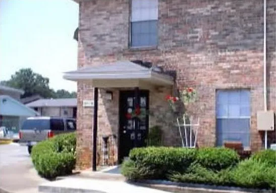 Rondo Apartments — Photo 2