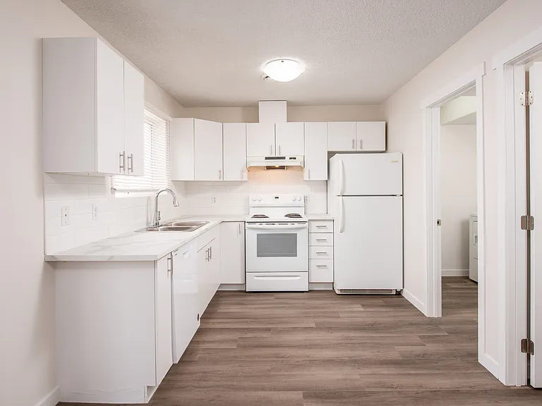 180 Bridgeport Blvd — Photo 5