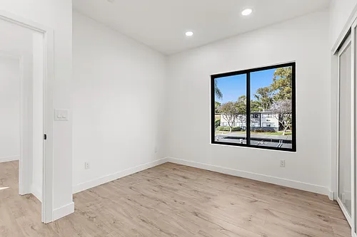 3248 Clairemont Dr #4 Photo 1