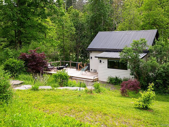 2nd image of 18 Lake Hill Road