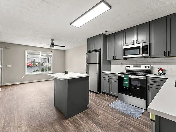 2nd image of 124 2nd St #19