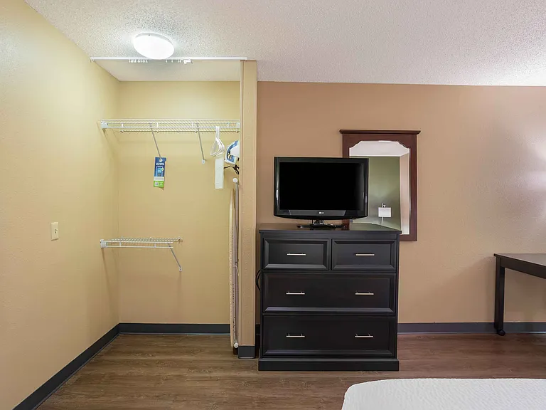 Studio Suite - 1 Queen Bed