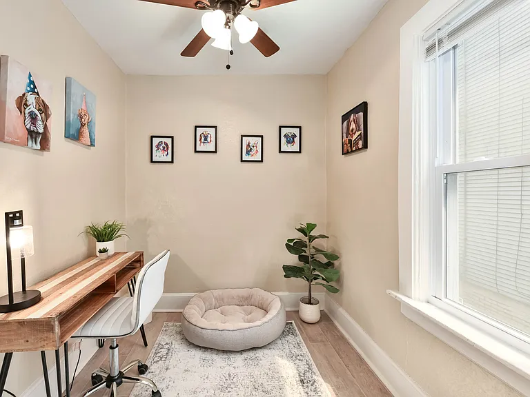 621 E Wright St — Photo 10