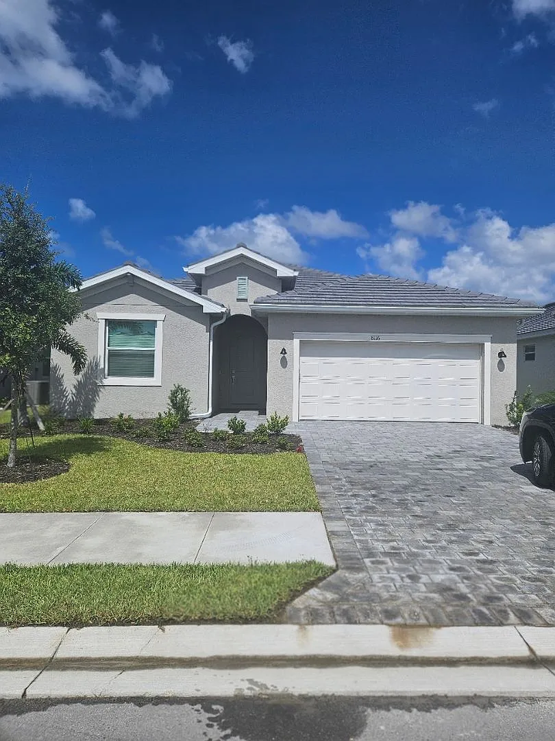 Coco Bay 3 bedroom home — Photo 1