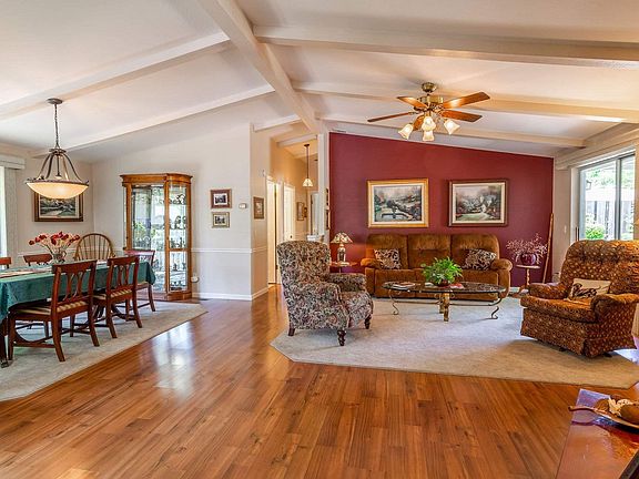 4th image of 19650 River Birch Ct #19