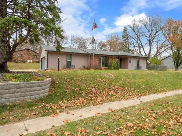 1619 13th St, Coralville, IA 52241