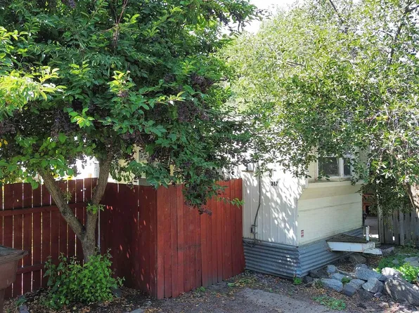 1155 SE Professional Mall Blvd Trailer 317, Pullman, WA 99163