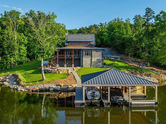 2nd image of 471 Pinesborough Estates Rd