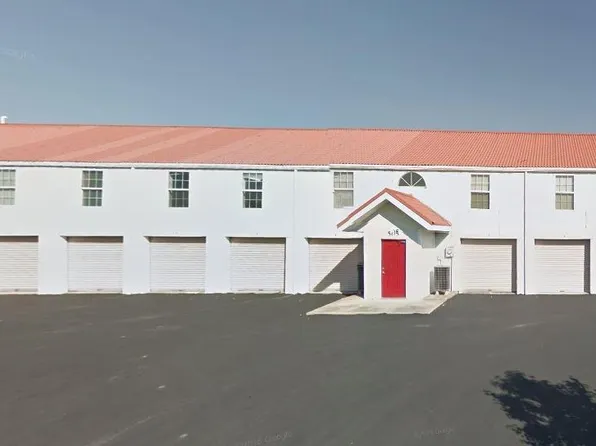 505 E Brookelynn Ct, Pekin, IN