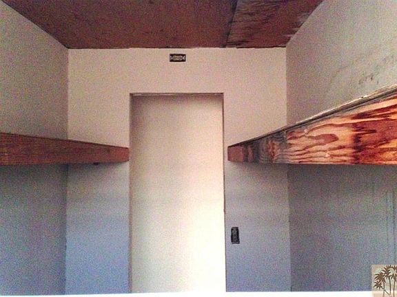 4th image of 9586 Avenue E