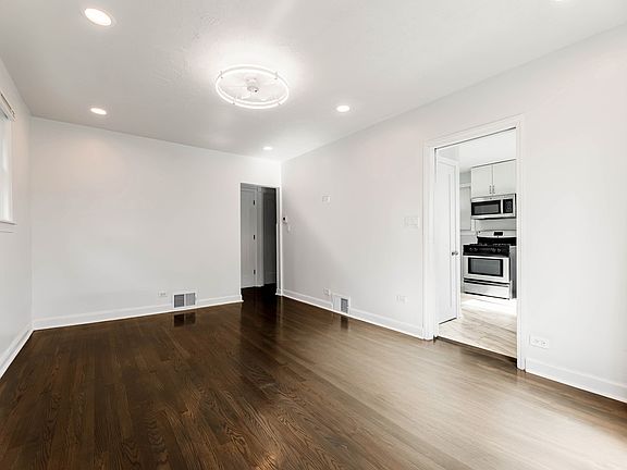 3rd image of 5636 S Kolmar Ave