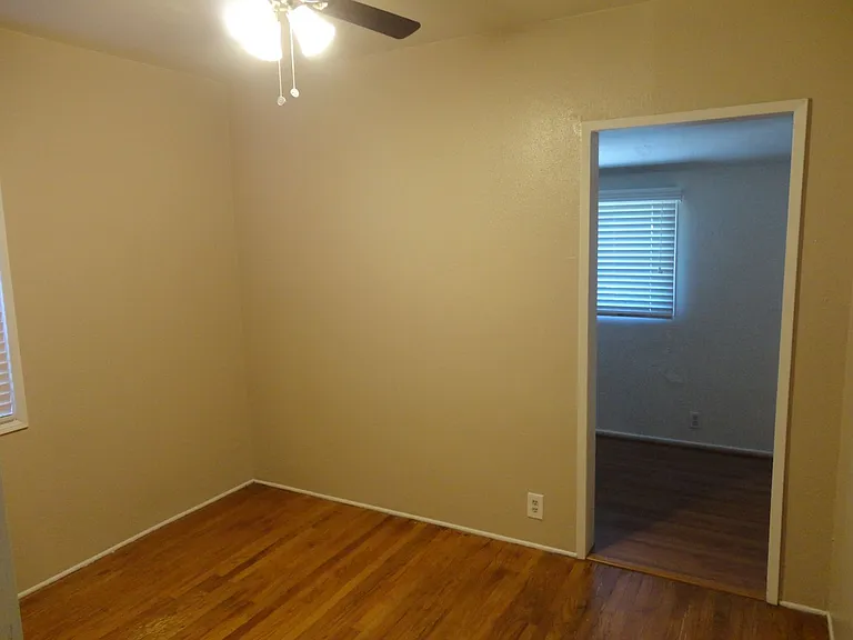 Two Bedroom One Bath Cottage with Hardwood Floors and Patio! Move in Special $1000 off 1st Month'... — Photo 6