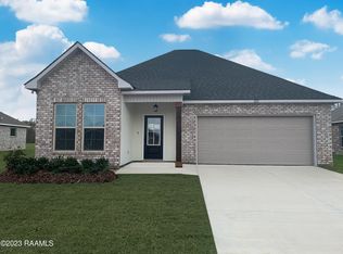 221 Wild Cherry Ln, Lafayette, LA 70508