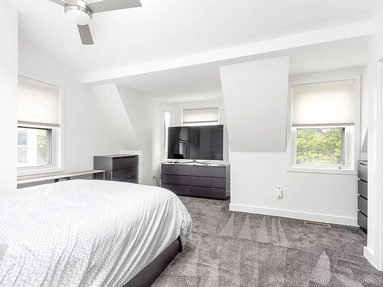 119 W 3rd St #B — Photo 13