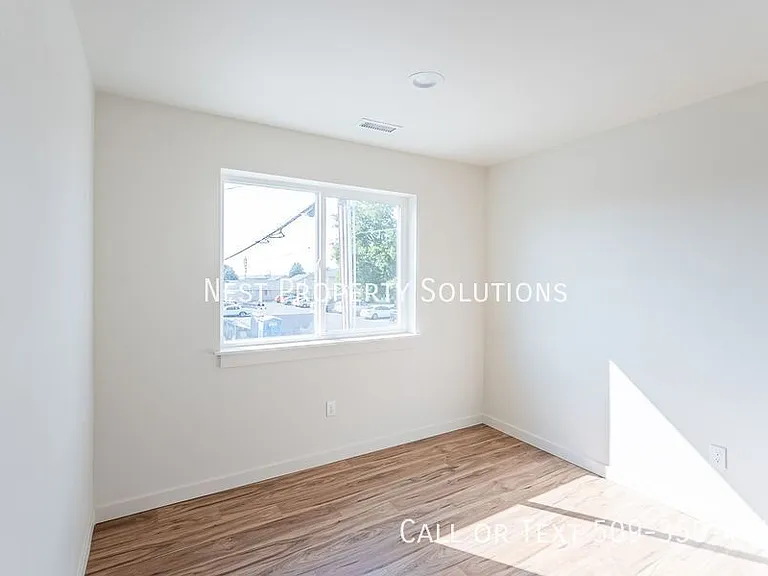 1070 S Grand Dr #B — Photo 26