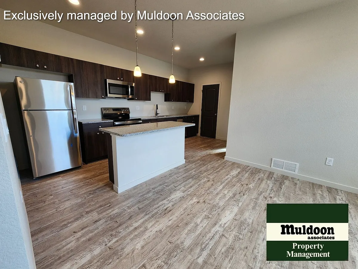 Building Photo - 898 S Harmony Dr