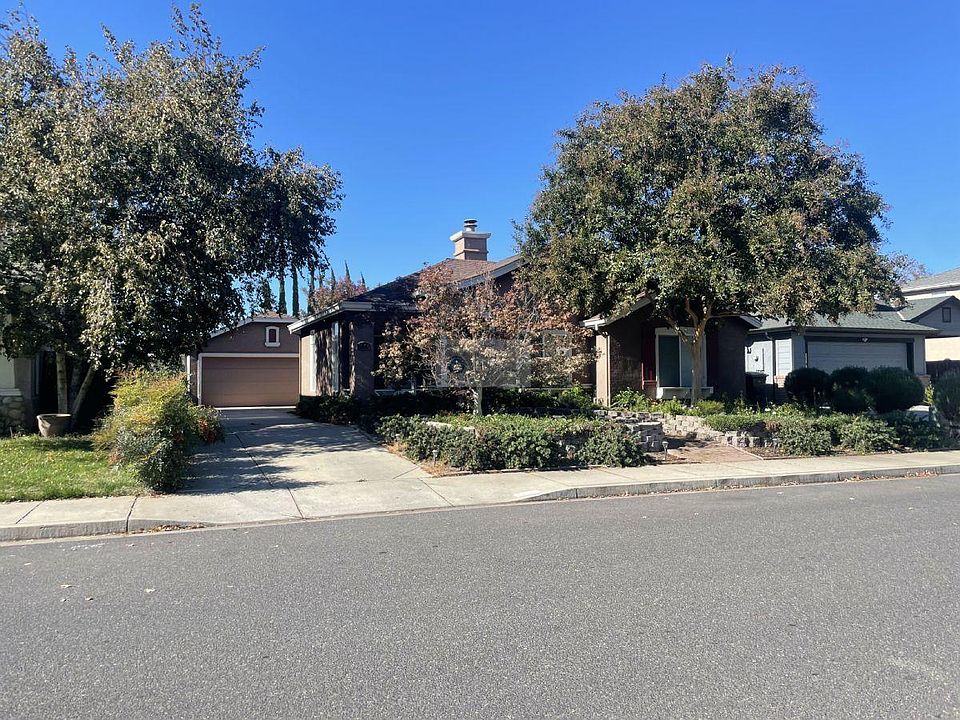1st image of 4009 Beyer Park Dr