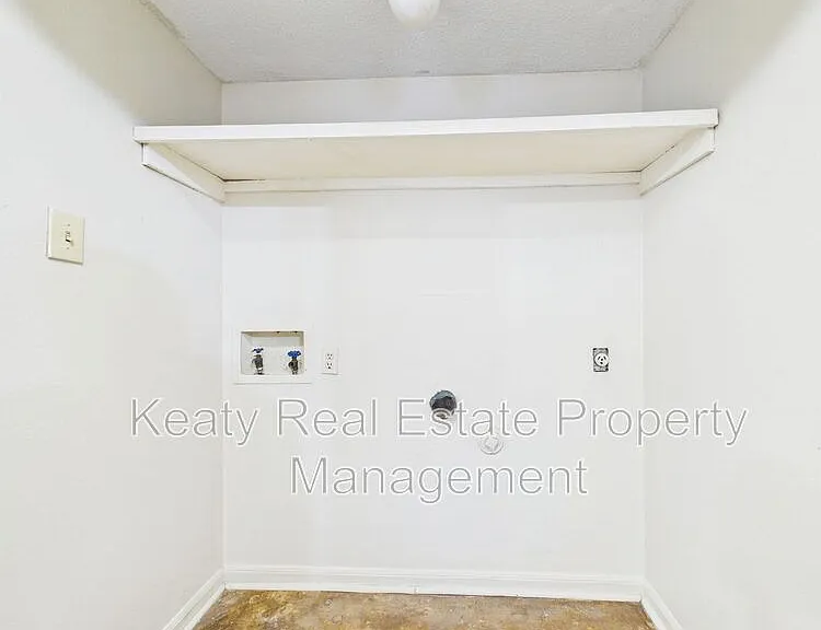 102 Dorchester St #A — Photo 16