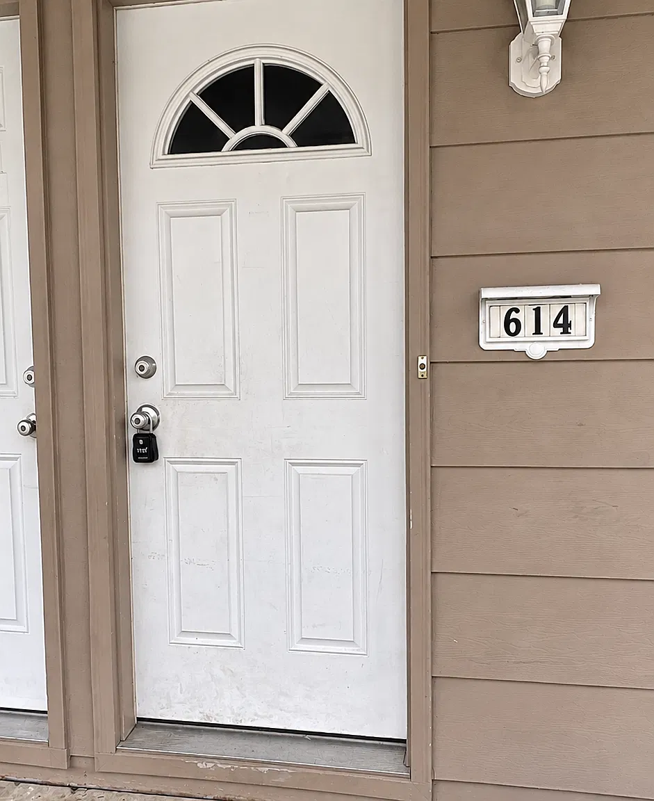 3 bed, 1.5 bath, 1008 sqft, $1,325 — Photo 1