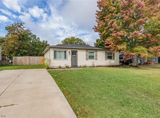 9121 Maple Cir, Windham, OH 44288