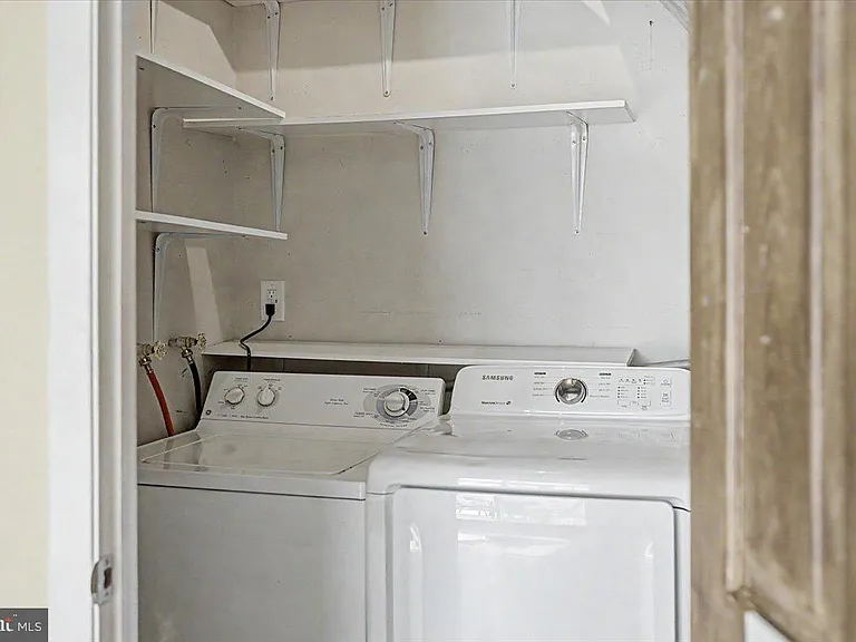 2282 Suzann Dr — Photo 29