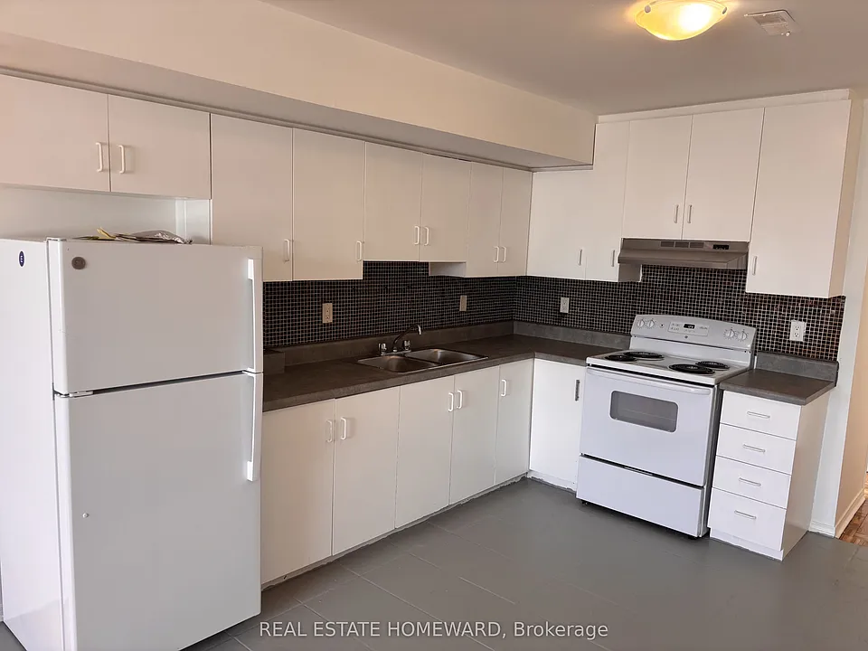 879A Wilson Ave #UPPER