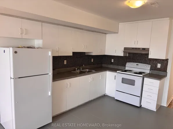 879A Wilson Ave, Toronto, ON M3K 1E6