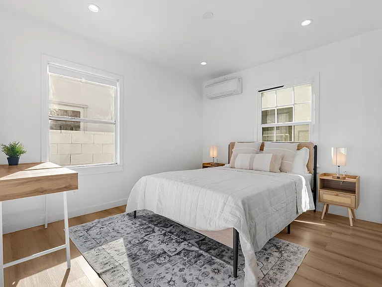 3360 Tyburn St — Photo 15