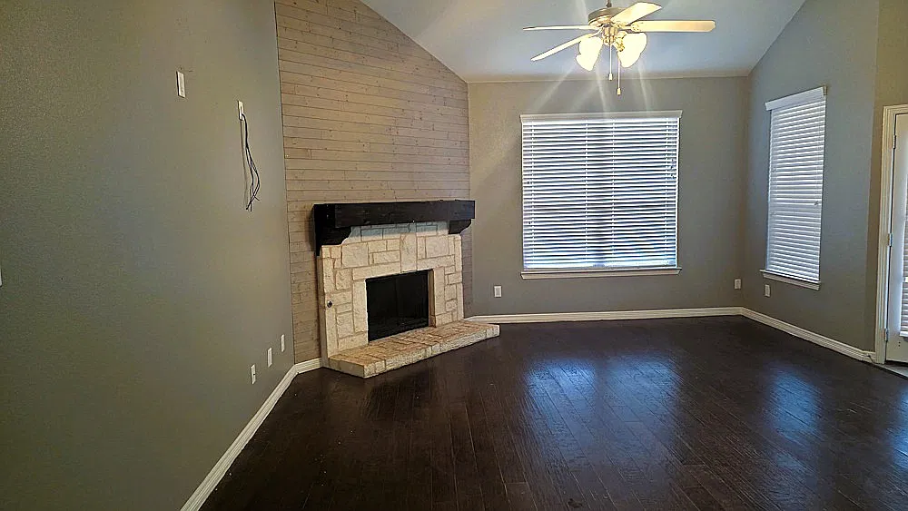 4 bed, 3.5 bath, 2978 sqft, $2,950 — Photo 2