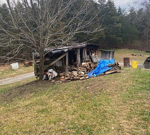 3rd image of 134 Ferns Ln