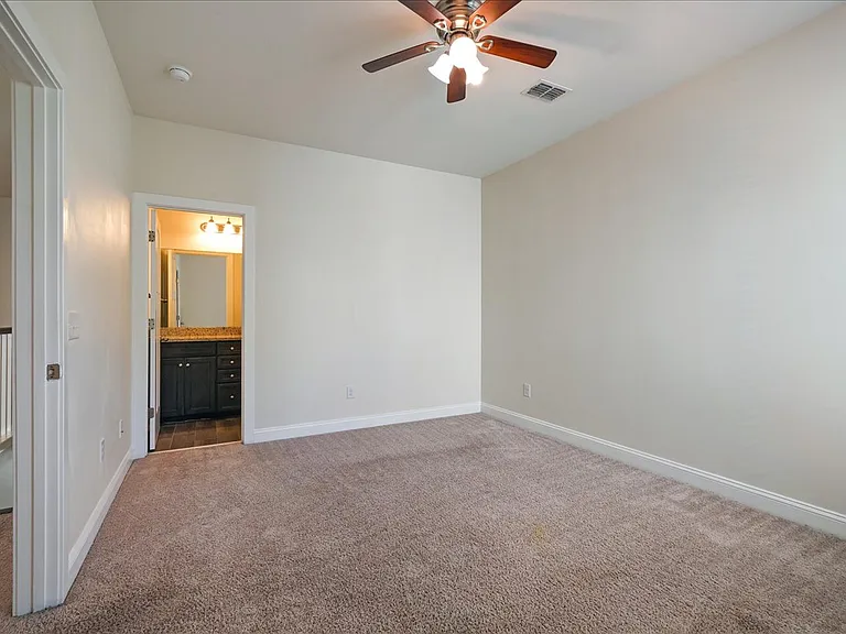1309 Enfield Ln — Photo 33