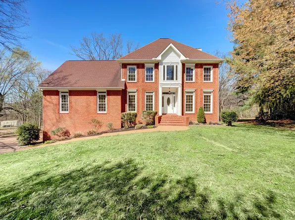 1005 Cherry Springs Dr, Cottontown, TN 37048