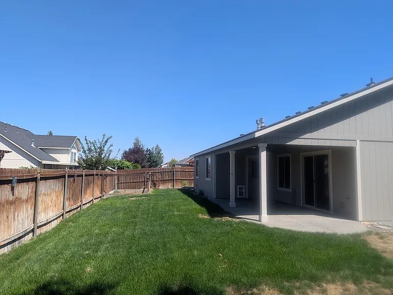 1523 Sacajawea Ave — Photo 32