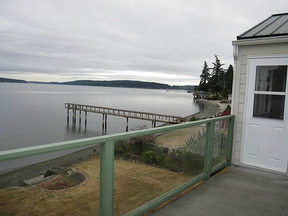 4th image of 3562 Beach Dr E