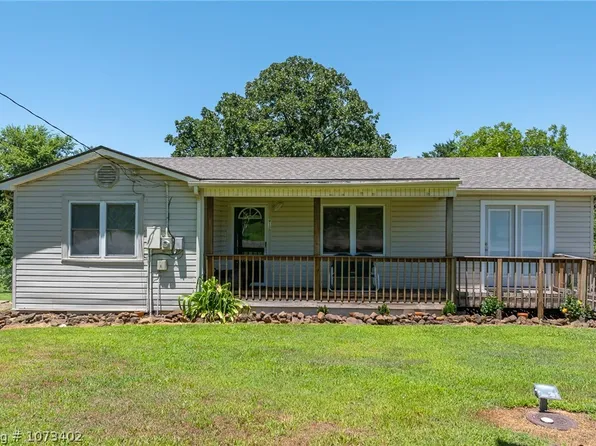 912 Gillette Ave, Arkoma, OK 74901