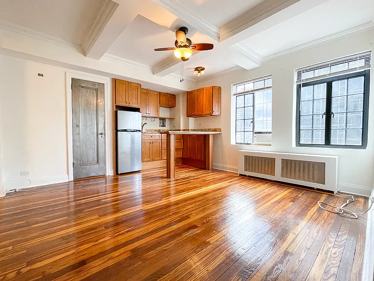 5 Tudor City Pl #1922 — Photo 2