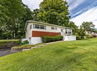 25 Robert Ln, Wappingers Falls, NY 12590