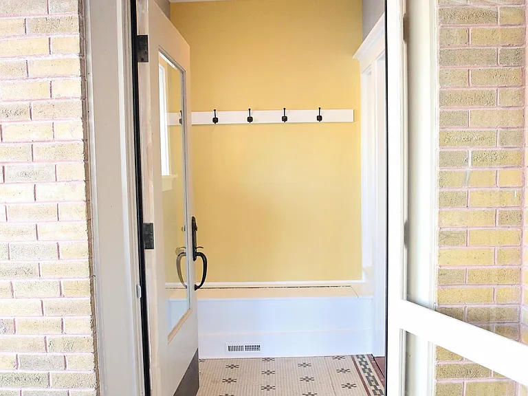 4020 Ingersoll Ave — Photo 22