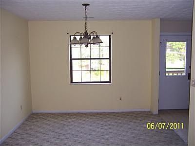 4th image of 1934 Chaucer Dr