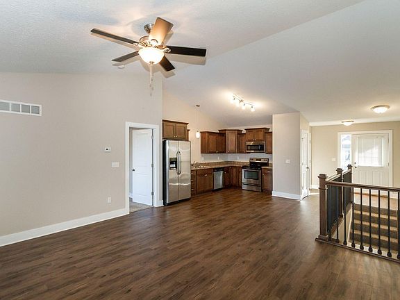 4th image of 411 Sunflower Dr