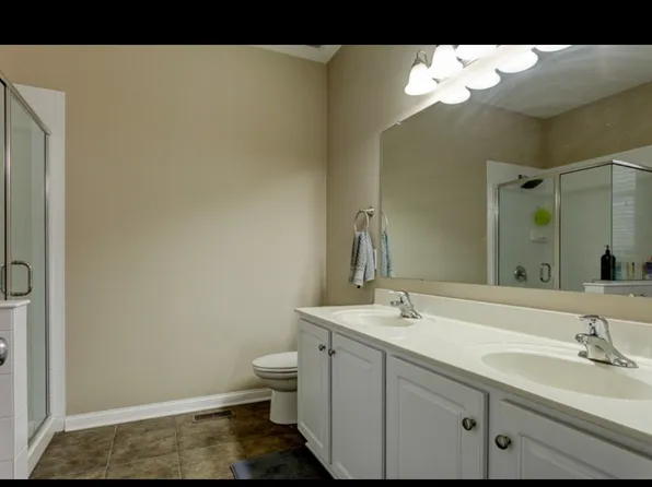 2778 Acarie Dr, Columbus, OH 43219