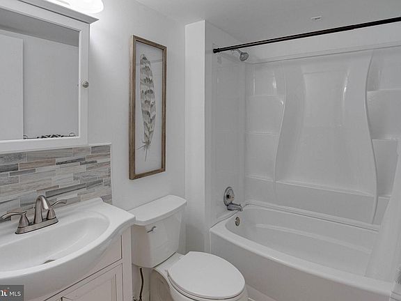 5th image of 9802 Kingsbridge Dr APT 1