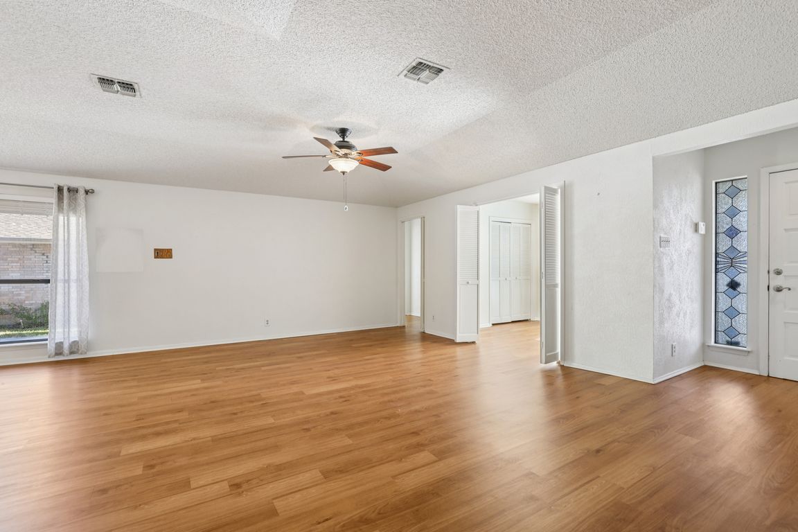 next background image