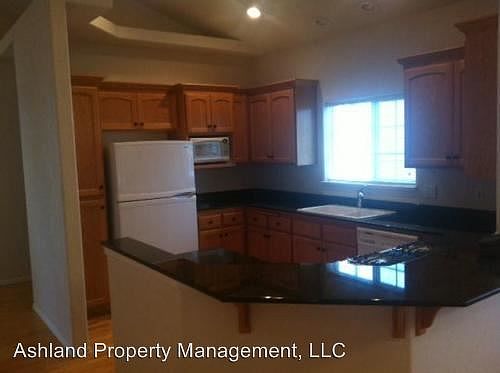 4th image of 367 Meadow Dr